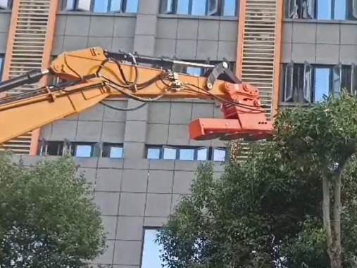 Révolutionnez votre défrichement avec notre débroussailleuse de haute qualité pour excavatrices