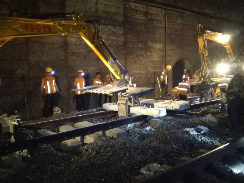 Nouvelle machine pour la construction ferroviaire : analyse des cinq principaux avantages des excavatrices ferroviaires