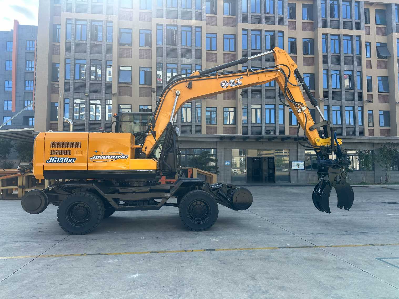 JG150ST 15-ton wheeled railway excavator with sleeper grab